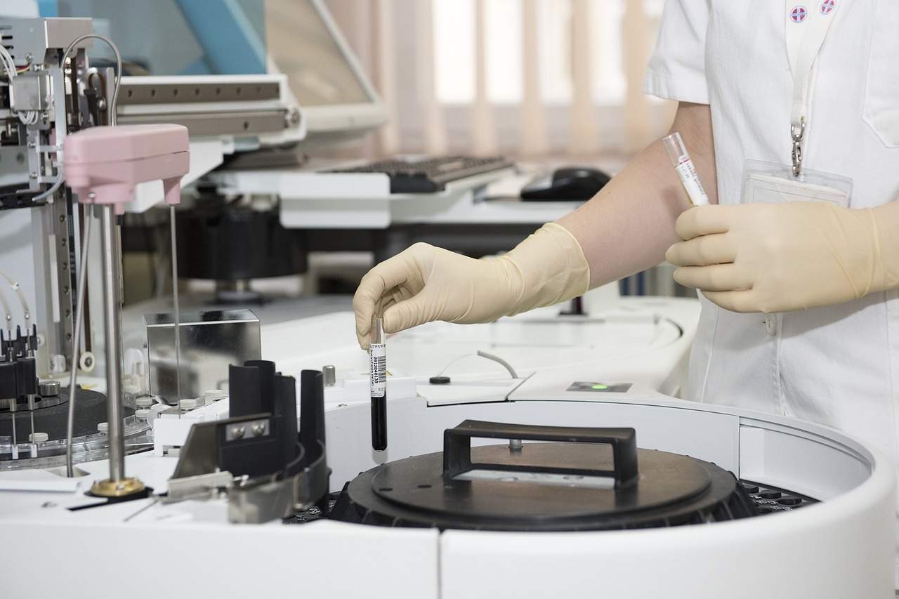 Laboratorio, Foto di Darko Stojanovic da Pixabay
