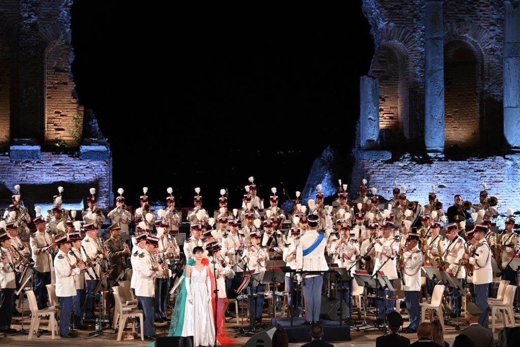 Lucia Rubedo, voce dell'esercito